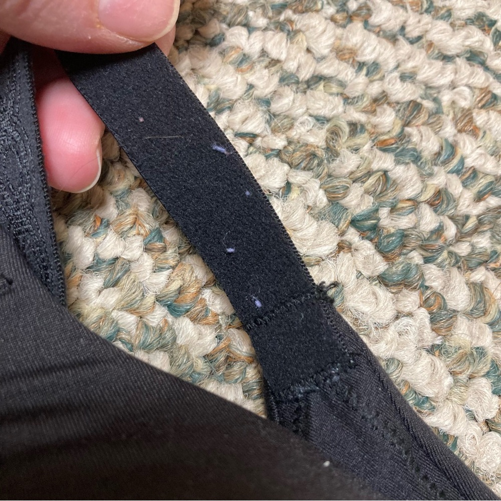 5/$15 Warner’s Black Wire-free Bra 38C - Picture 5 of 5